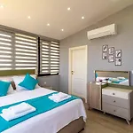 Вилла 3 Bedroom Within Walking Distance To The Town *