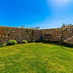 Вилла 3 Bedroom Within Walking Distance To The Town