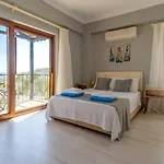 ヴィラ 3 Bedroom Within Walking Distance To The Town