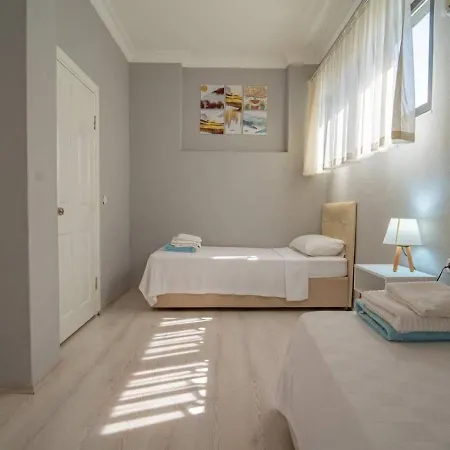 3 Bedroom Within Walking Distance To The Town Villa
